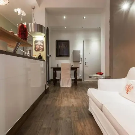 Apartment Lily's - Near Harbor And Downtown With Terrace - Italy Flat Vacation *