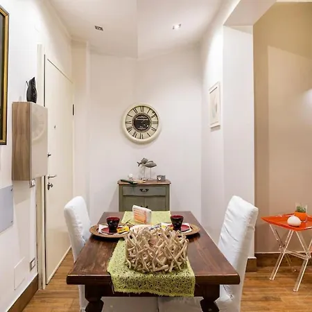 Lily's - Near Harbor And Downtown With Terrace - Italy Flat Vacation Apartment