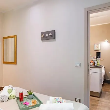 Apartment Lily's - Near Harbor And Downtown With Terrace - Italy Flat Vacation