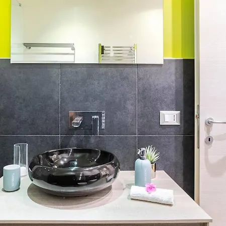 Lily's House, Terrace And Free Parking Near Harbor Appartement Gênes