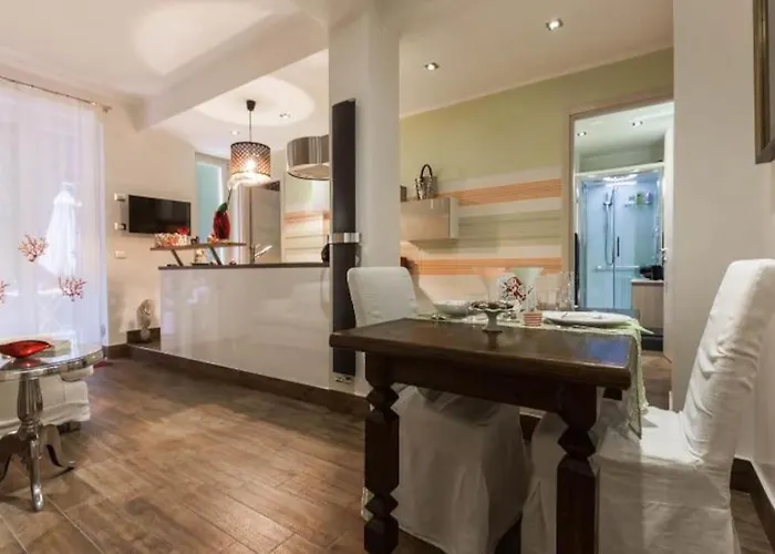 Lily's House, Terrace And Free Parking Near Harbor