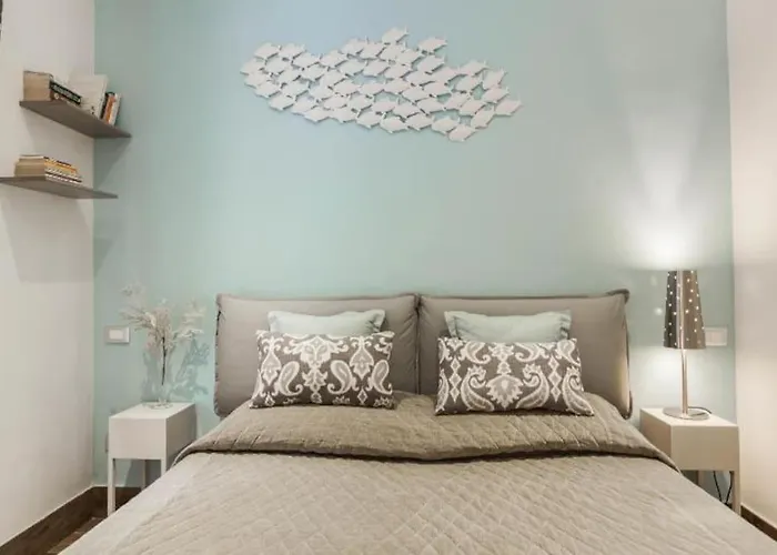 Lily's House, Terrace And Free Parking Near Harbor Lägenhet