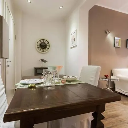 Appartement Lily's House, Terrace And Free Parking Near Harbor Genua